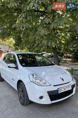 Хэтчбек Renault Clio 2013 в 