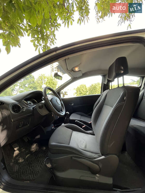 Хэтчбек Renault Clio 2013 в Киеве