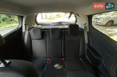 Хэтчбек Renault Clio 2013 в 