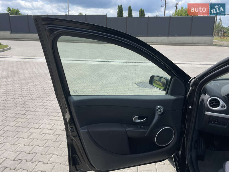 Хэтчбек Renault Clio 2008 в Луцке