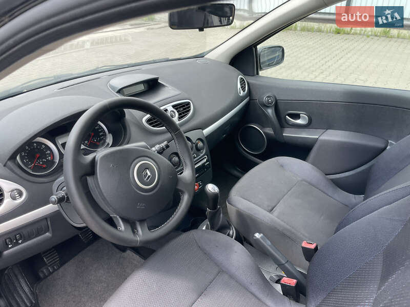 Хэтчбек Renault Clio 2008 в Луцке