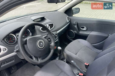 Хэтчбек Renault Clio 2008 в 