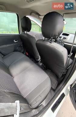 Хэтчбек Renault Clio 2011 в 