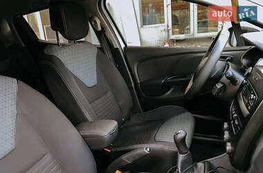 Хетчбек Renault Clio 2013 в 