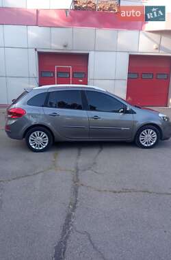 Универсал Renault Clio 2011 в 