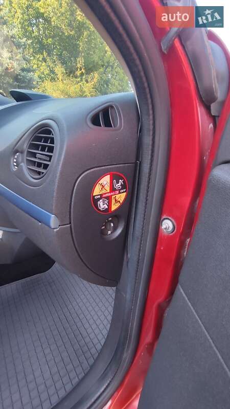 Хэтчбек Renault Clio 2007 в Харькове фото 13 Хэтчбек Renault Clio 2007 в Харькове