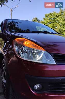 Хэтчбек Renault Clio 2007 в 
