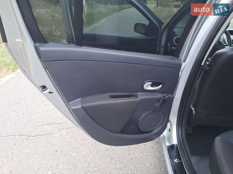 Хэтчбек Renault Clio 2007 в Харькове