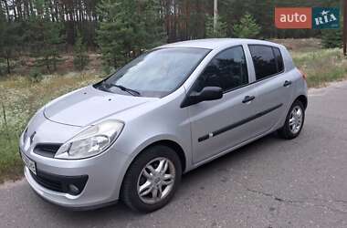 Хэтчбек Renault Clio 2007 в 