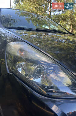 Хэтчбек Renault Clio 2011 в 