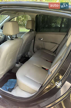 Хэтчбек Renault Clio 2011 в 
