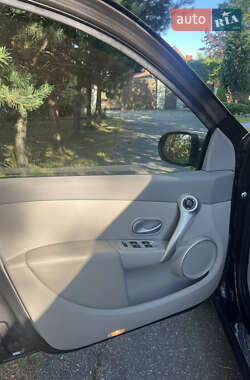 Хэтчбек Renault Clio 2011 в 