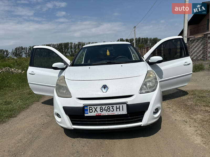 Хэтчбек Renault Clio 2012 в 
