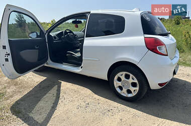 Хэтчбек Renault Clio 2012 в 