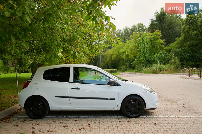 Хэтчбек Renault Clio 2013 в Луцке