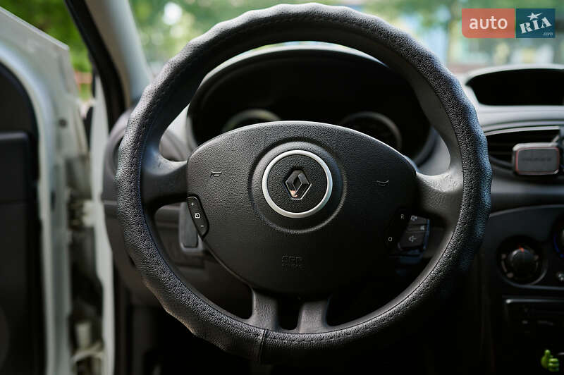 Хэтчбек Renault Clio 2013 в Луцке