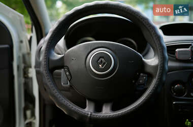 Хэтчбек Renault Clio 2013 в 