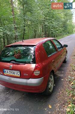 Хэтчбек Renault Clio 2004 в 