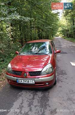 Хэтчбек Renault Clio 2004 в 