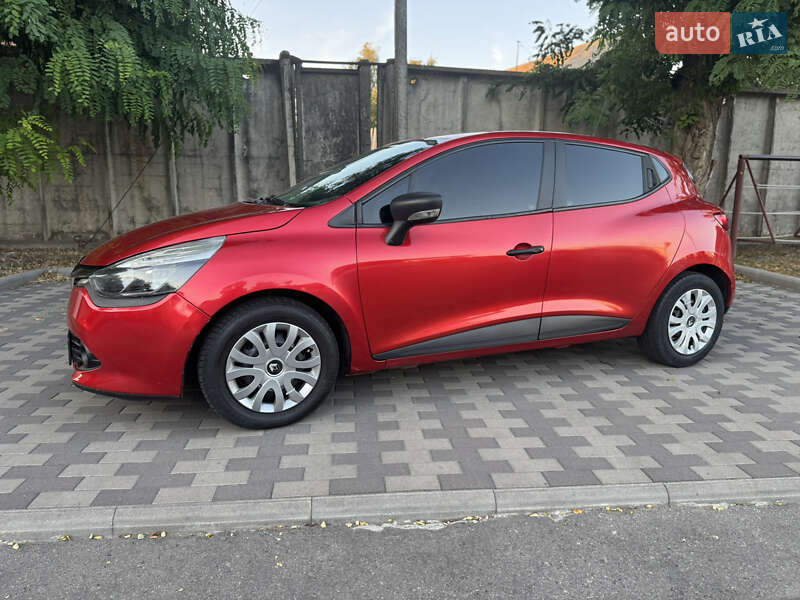Хэтчбек Renault Clio 2016 в 