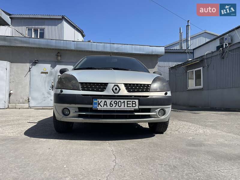 Хэтчбек Renault Clio 2003 в Киеве