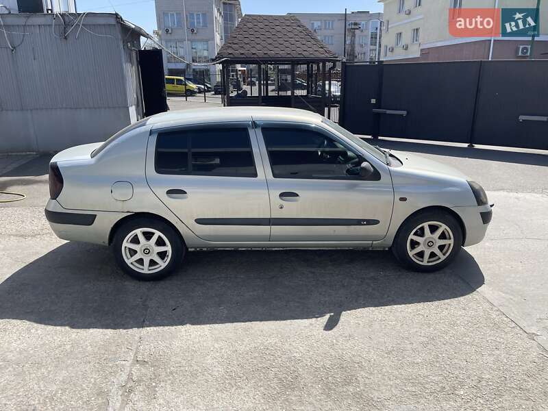 Хэтчбек Renault Clio 2003 в Киеве