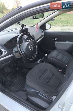 Хэтчбек Renault Clio 2012 в 