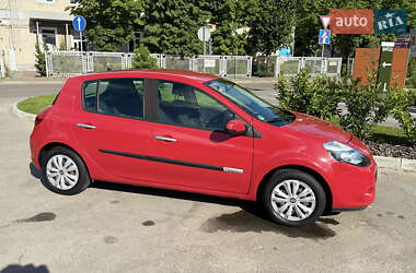 Хэтчбек Renault Clio 2009 в 