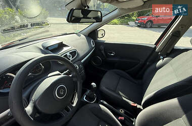 Хэтчбек Renault Clio 2009 в 