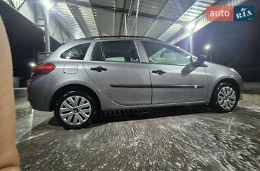 Хэтчбек Renault Clio 2009 в Черкассах