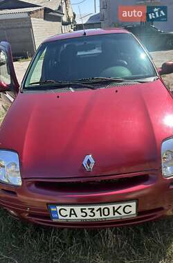 Хэтчбек Renault Clio 2001 в 