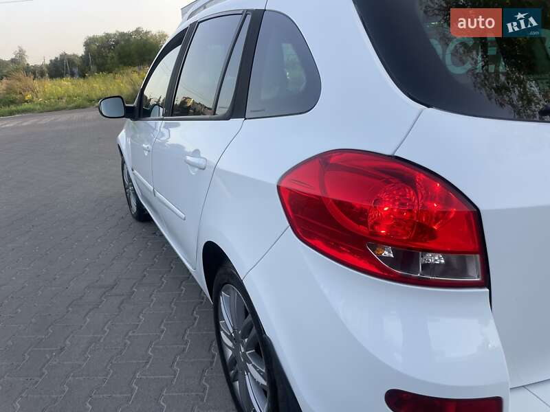 Универсал Renault Clio 2011 в Львове