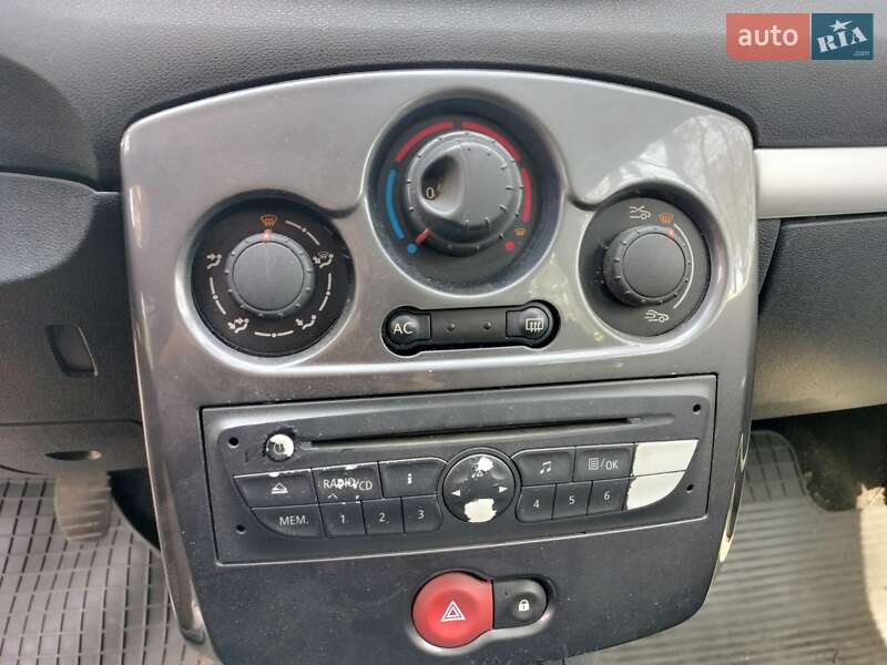 Хэтчбек Renault Clio 2011 в Днепре