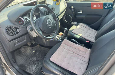 Седан Renault Clio 2012 в 