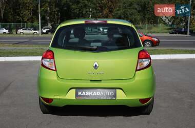 Хэтчбек Renault Clio 2009 в 
