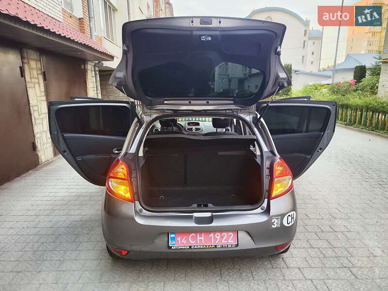 Хэтчбек Renault Clio 2011 в Львове