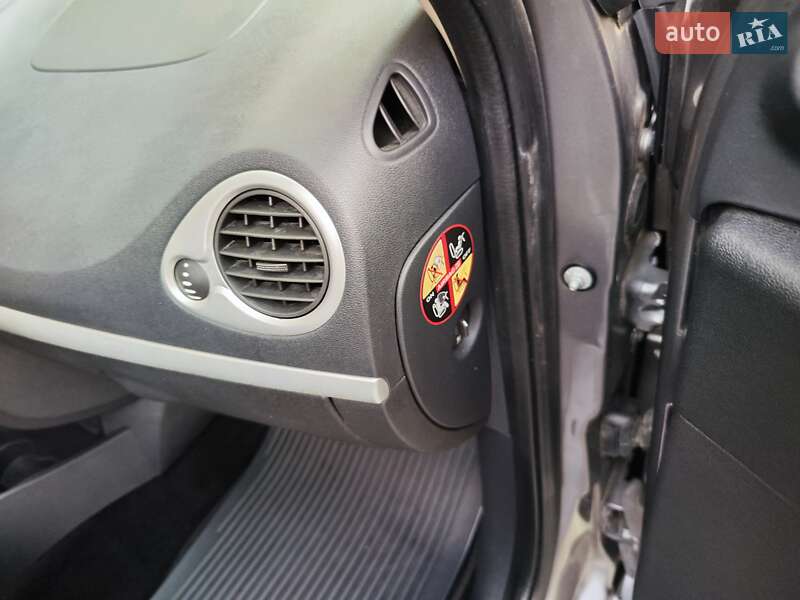 Хэтчбек Renault Clio 2011 в Львове