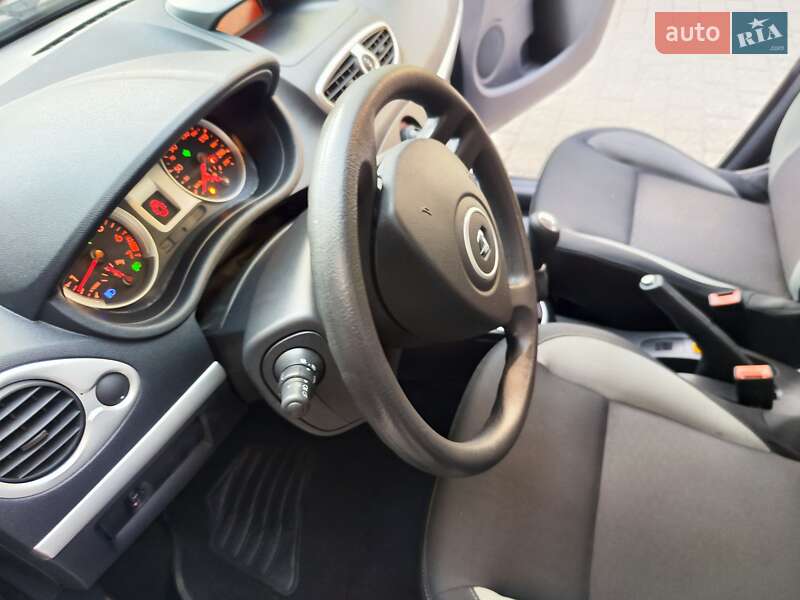 Хэтчбек Renault Clio 2011 в Львове