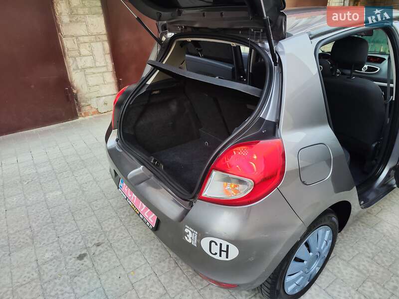 Хэтчбек Renault Clio 2011 в Львове
