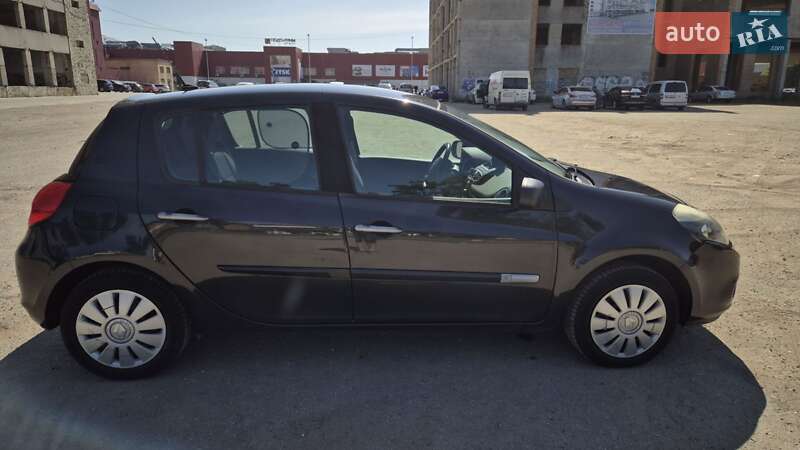 Хэтчбек Renault Clio 2009 в Тернополе фото 4 Хэтчбек Renault Clio 2009 в Тернополе