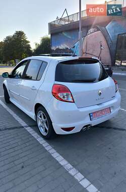 Хэтчбек Renault Clio 2011 в 