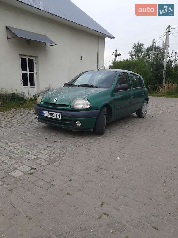 Хэтчбек Renault Clio 2000 в 