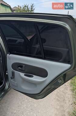 Седан Renault Clio 2006 в 