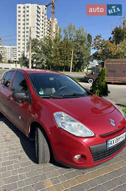 Хэтчбек Renault Clio 2009 в 
