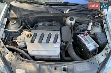 Хэтчбек Renault Clio 2004 в 