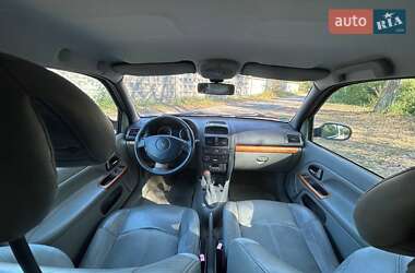 Хэтчбек Renault Clio 2004 в 