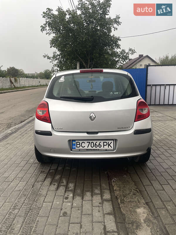 Хэтчбек Renault Clio 2008 в Жовкве