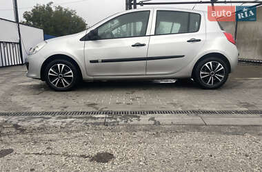 Хетчбек Renault Clio 2008 в 