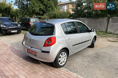 Хетчбек Renault Clio 2006 в 