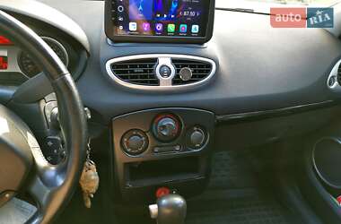 Хэтчбек Renault Clio 2007 в 